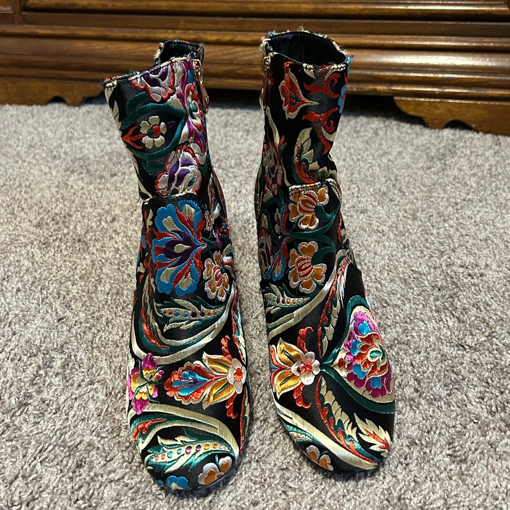 X2B Embroidered Boots